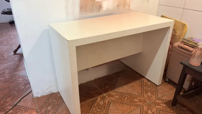 Escrivaninha em MDF