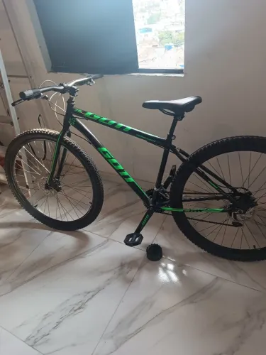 Vende se bicicleta semi-novo pouco usada