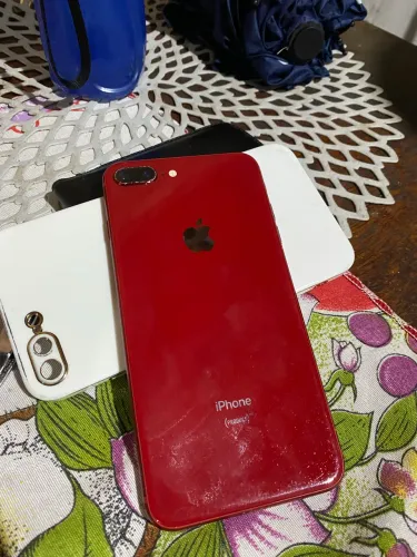 iPhone 8 Plus Vermelho 