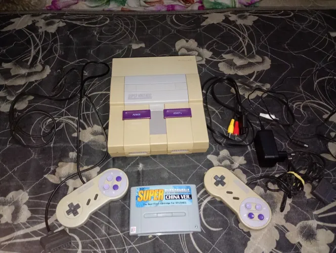 Vídeo game Super Nintendo 2 controles originais + cartucho everdrive com mais de 2 mil jgs