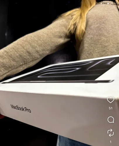 MACBOOK PRO M5 MAX