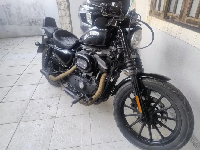 Harley Davidson iron 883