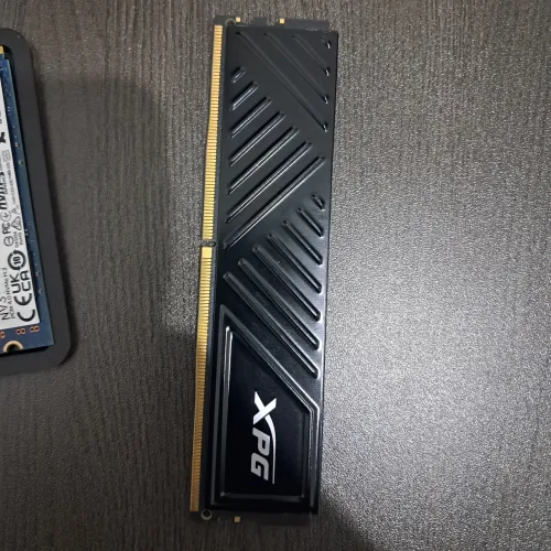 Memória Desktop Gamer Adata XPG Gammix D35 8GB DDR4 3200 Mhz - AX4U32008G16A-SBKD35