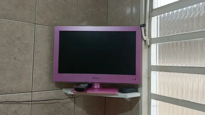 Vendo tv 19 polegadas serve como monitor também