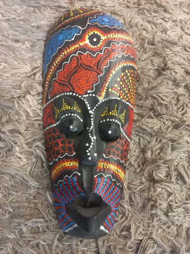 Mascara africana.