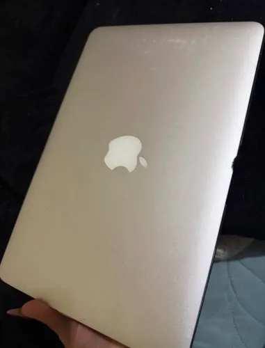 Macbook Air 11 (2011)