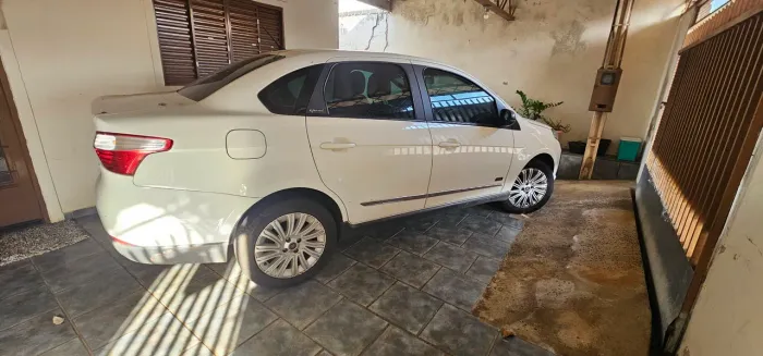 Fiat Grand Siena Essence Dual. 1.6 Flex 16V 2017