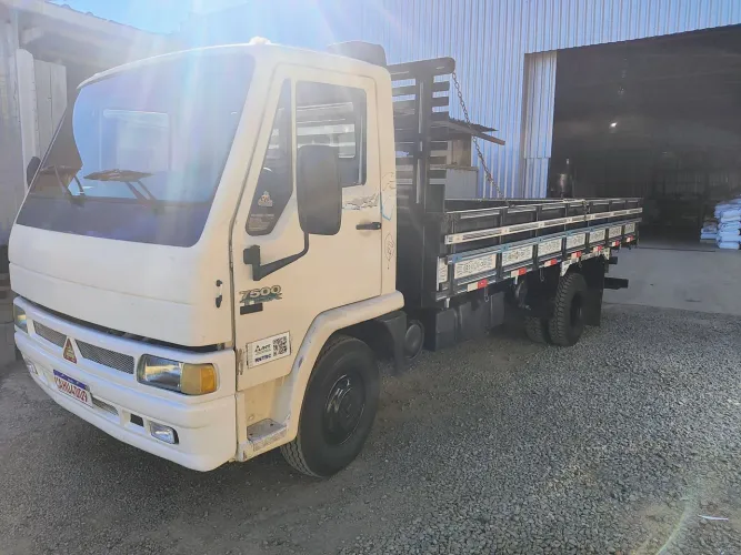 Caminhão Agrale 7500