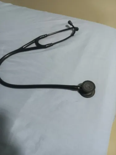 Estetoscópio Littmann Cardiology IV (semi novo, porém nunca usado)