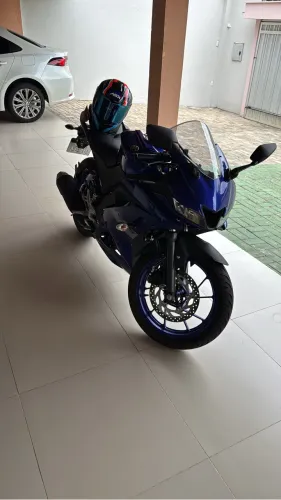 R15 único dono, com 1.100 km