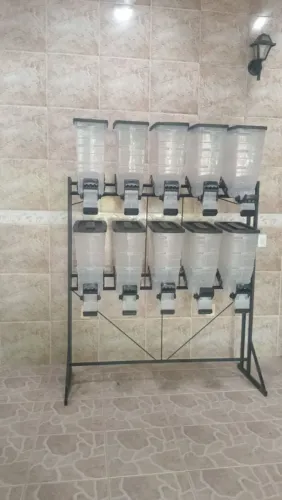 Expositor de ração com 10 Dispenser