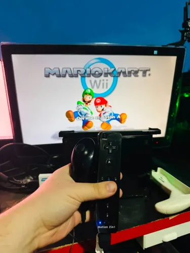 Nintendo Wii Preto 8Gb Destravado + Controles + Jogos Instalados