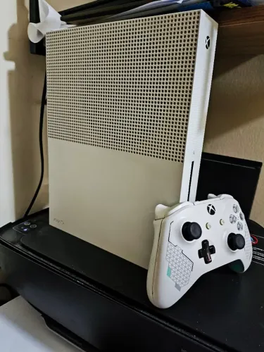 Xbox one s 1 controle e FIFA 26