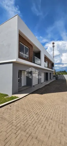 Sobrado com 2 dormitórios próximo dos Quartéis em Santa Maria RS