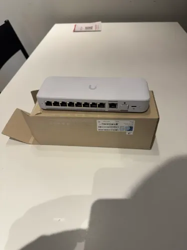Switch Ubiquiti Unifi Usw-flex-2.5g-8 Switch L2 8 Portas 2.5g