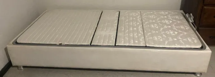 Cama box solteiro motorizada usada