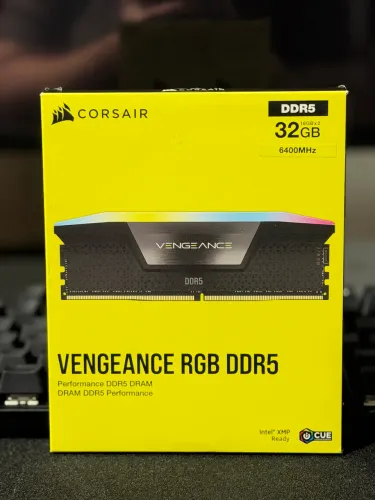 Corsair vengeance rgb 6400mhz cl36 semi nova 