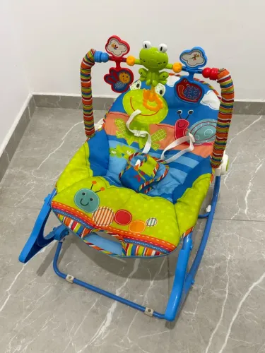 Cadeirinha NOVA de balanço com vibração e musica