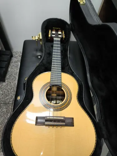 Cavaquinho concertista Rozini (impecável de novo) somente venda!
