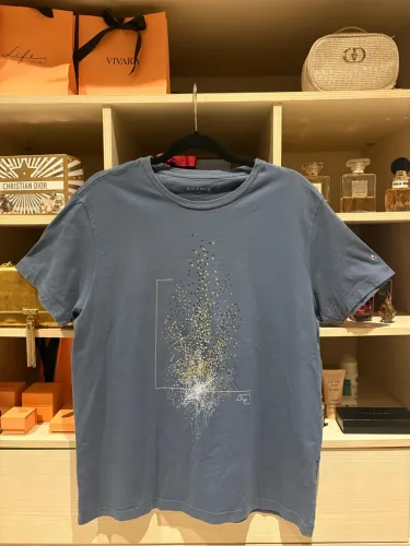 Camisa Aramis azul com estampa na frente