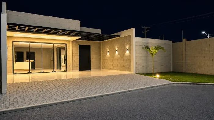 Casa de Alto Padrão à Venda no Condomínio Green Ville em Irecê Bahia - 4 Quartos, Piscina 