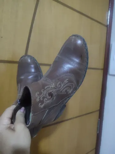 Bota country da marca marcial, couro legítimo, tamanho 36