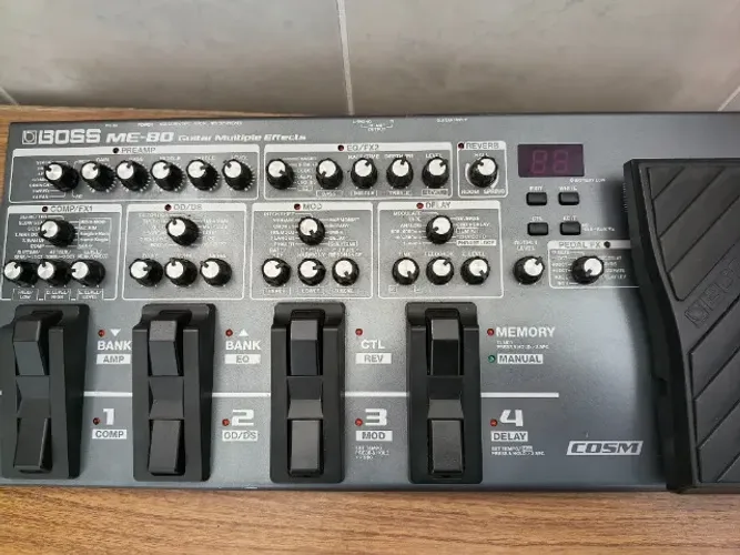 Pedal de efeito Boss Guitar Multiple Effects ME-80 pedaleira