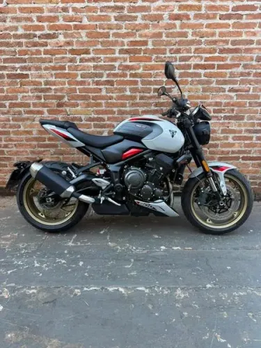 TRIUMPH TRIDENT 800 2026
