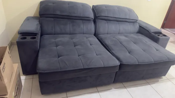 Sofá Retrátil e Reclinável 4 Lugares