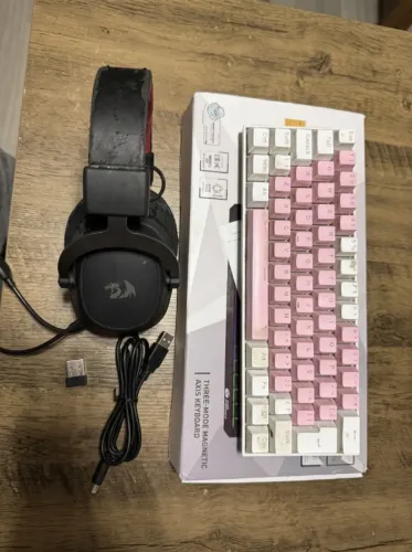 Kit Redragon: Fone Zeus Wireless + Teclado Mecânico Sem Fio