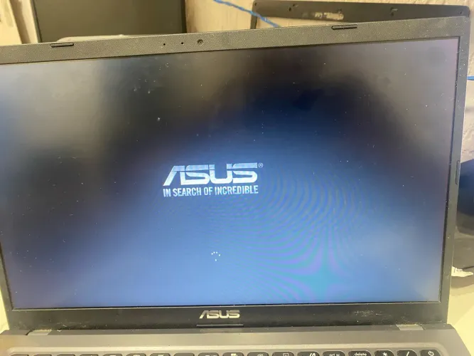 Notebook ASUS X 515 , core i3/4gb ram NVME 240, Consulte