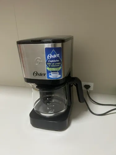 Cafeteira Elétrica Oster 1,2L - Excelente Estado!