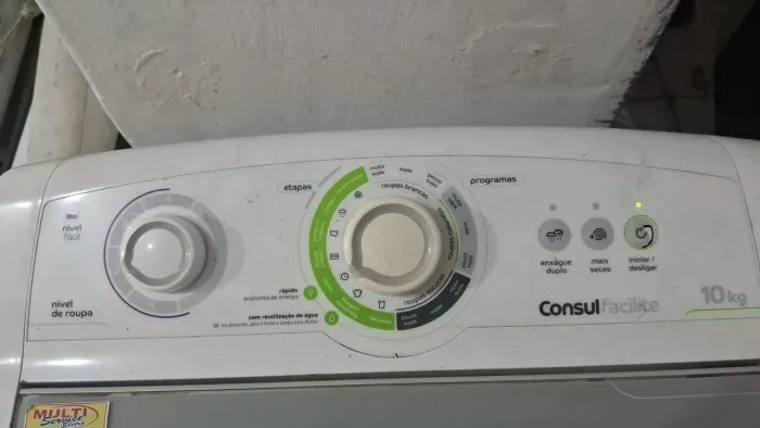 Peças variadas de máquina de lavar. 