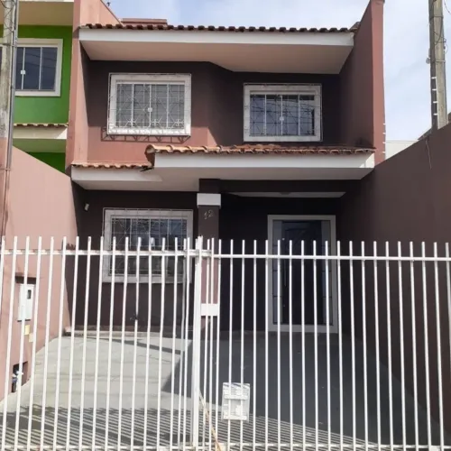 SOBRADO À VENDA EM OFICINAS