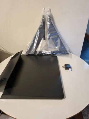 Base original para SmartTV SamsungSamsung QN55QN70F, na cor preta. NOVO!