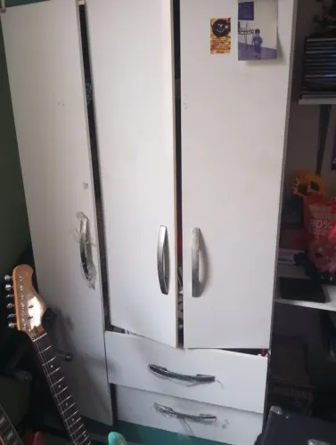 Guarda-roupa usado