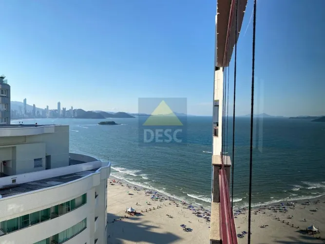 2 Suítes Frente Mar Apartamento Lateral Reformado à Venda na Avenida Atlântica