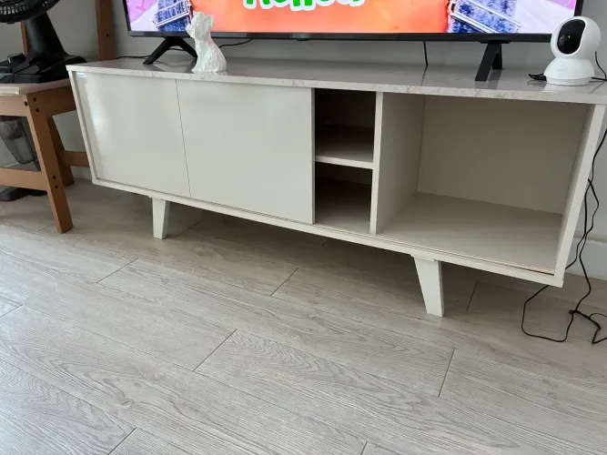 Rack Bancada Lisboa para TV até 55 136cm 2 Portas de Correr Fendi Naturale