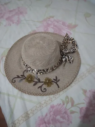 Belíssimo Chapéu decorativo feminino