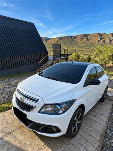 Chevrolet Onix Hatch LT 1.4 8V Flex Power Mec. 4P 2014