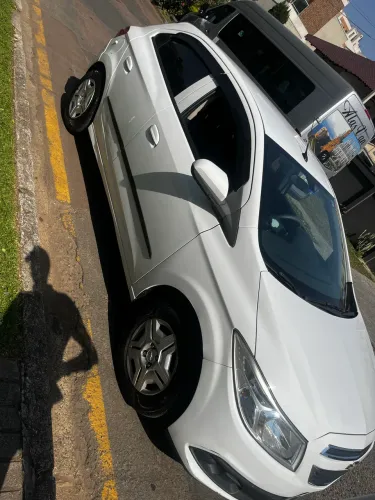 Chevrolet Onix Hatch LT 1.0 8V Flex Power Mec. 4P 2013