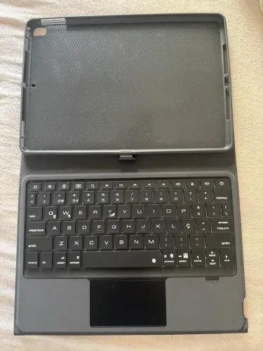 Capa com teclado para Ipad 9