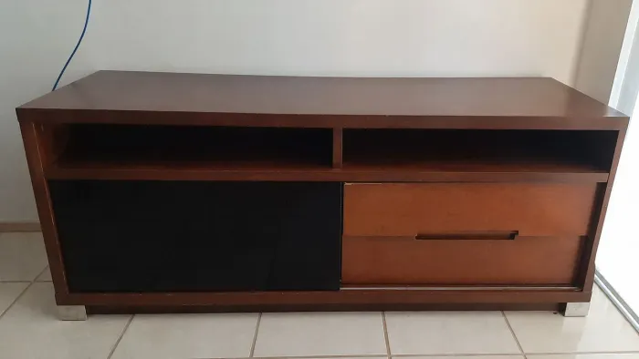 Rack para TV em Madeira Maciça - 1,60 m