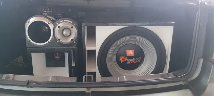 VENDO SOM AUTOMOTIVO