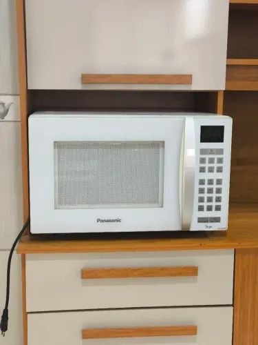Micro-ondas Panasonic 21 Litros Branco.
