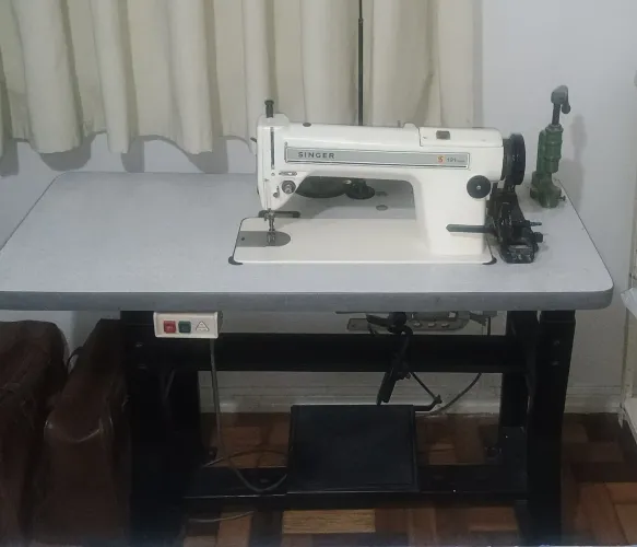 Máquina de costura Industrial reta