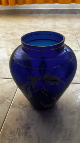 vaso decorativo de vidro azul-cobalto