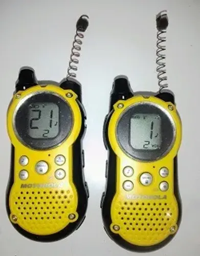 Rádio Comunicador Motorola Talkabout T9500 + Base + Fonte