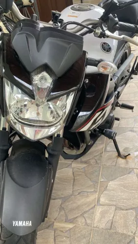 MOTO YAMAHA XJ6 anos 2017 com apenas 5 mil quilômetros