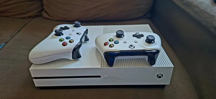 XBOX ONE S 2 MANETES